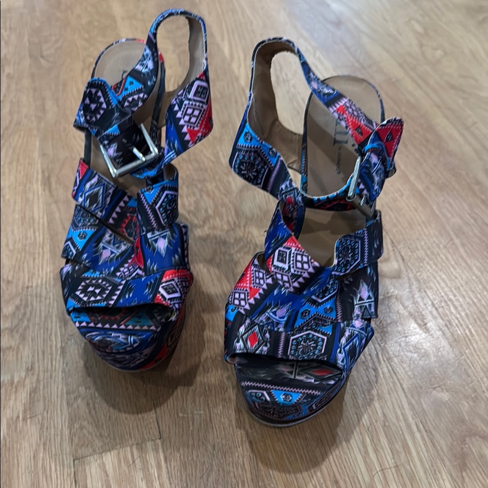 Shi by JOURNEYS Blue and Red Artistic Wedges